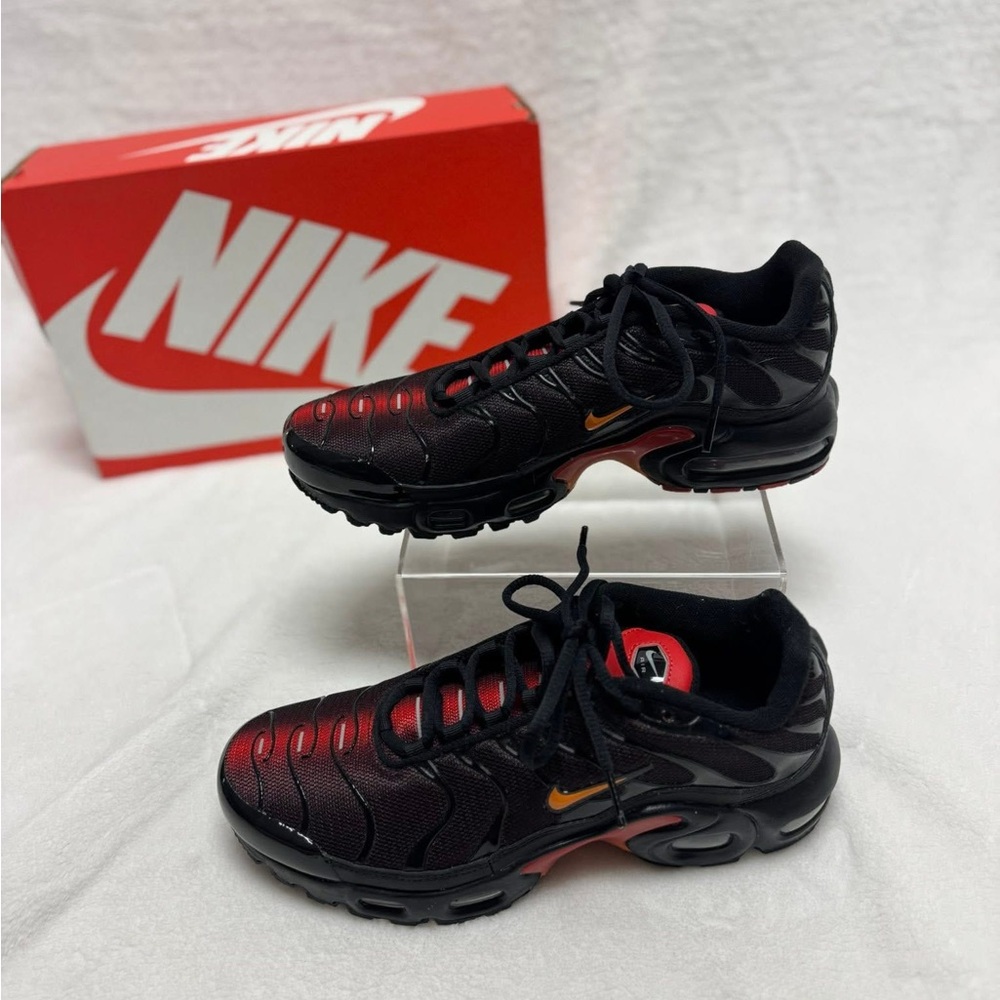 Nike Black and Red Performance Sneakers